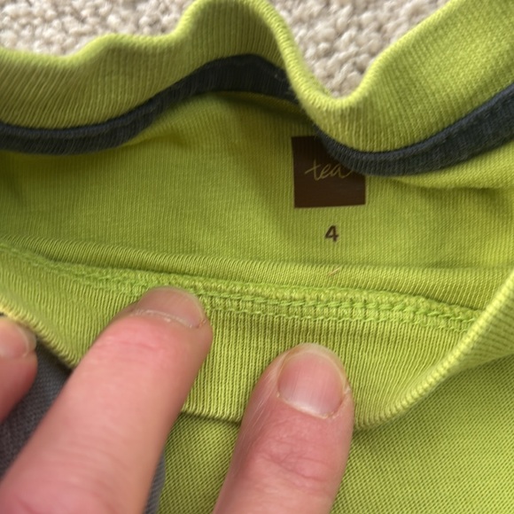 (2) EUC Tea Collection Long Sleeve T-Shirts 4T - Picture 3 of 4